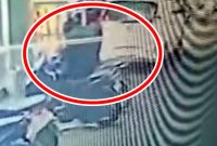 Aksi Pencurian Motor Beat di Parkiran Griya Farma Rancabolang Bandung Terekam CCTV, Pelaku Nekat Beraksi di Keramaian