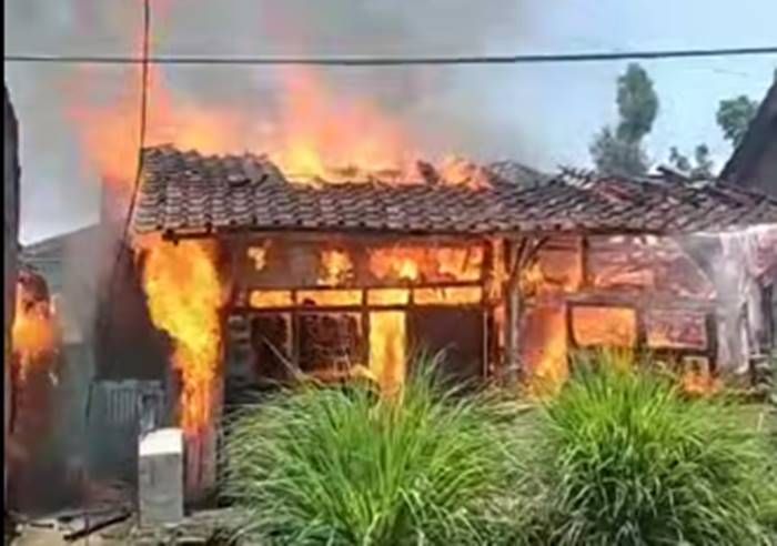 Kebakaran Hanguskan Rumah Warga di Cikalong Hilir Pangalengan Kabupaten Bandung, Bangunan Rata dengan Tanah
