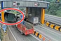 Kecelakaan Truk di Gerbang Tol Cikamuning Padalarang, Diduga Akibat Rem Blong