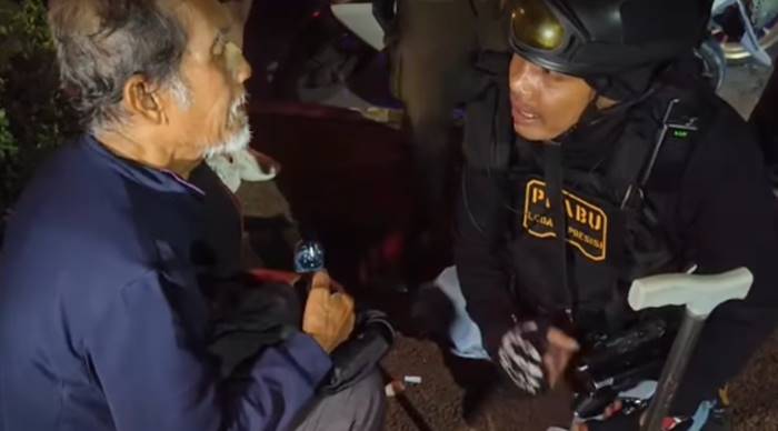 Insiden Tabrak Lari di Depan SMK Bina Warga Bandung, Lansia Alami Luka dan Pelaku Masih Diburu