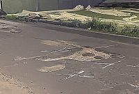 Jalan Berlubang di Dekat SPBU Kerkof Cimahi Selatan Dikeluhkan Warga, Sudah Empat Pengendara Terjatuh Jalan Berlubang di Dekat SPBU Kerkof Cimahi Selatan Dikeluhkan Warga, Sudah Empat Pengendara Terjatuh