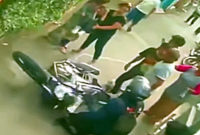 Keluarga Sudah Main Hakim Sendiri, Ternyata Bocah di Bandung Terjatuh Sendiri dan Kena Motor yang Sedang Berhenti Warganet Untung Ada CCTV